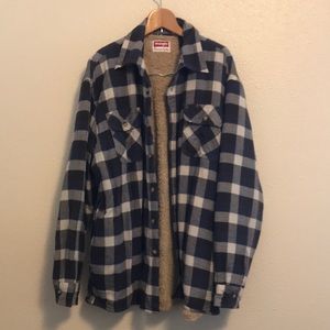 Wrangler men’s button down shirt